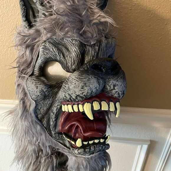 Scary Wolf Mask - Picture 13 of 16